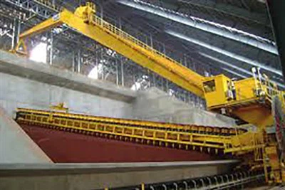 Pusportāla tipa skrāpju atgūšanas ierīce